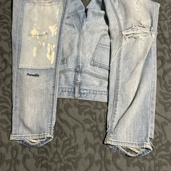 Like New Womans AE Jeans - Picture 3 of 7